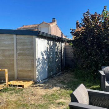 Abri de jardin en béton aspect bois 1 pente